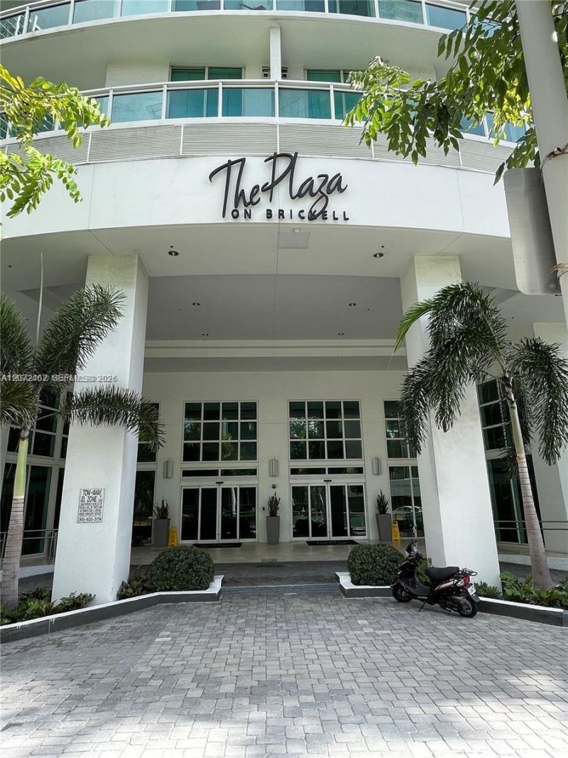 951 Brickell Ave , Unit 3403, Miami, FL 33131 Photo