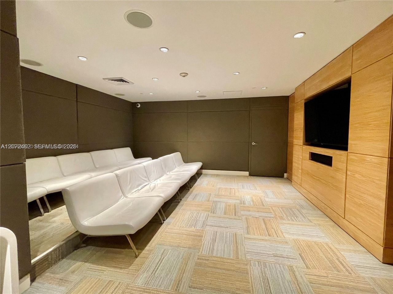 951 Brickell Ave , Unit 3403, Miami, FL 33131 Photo