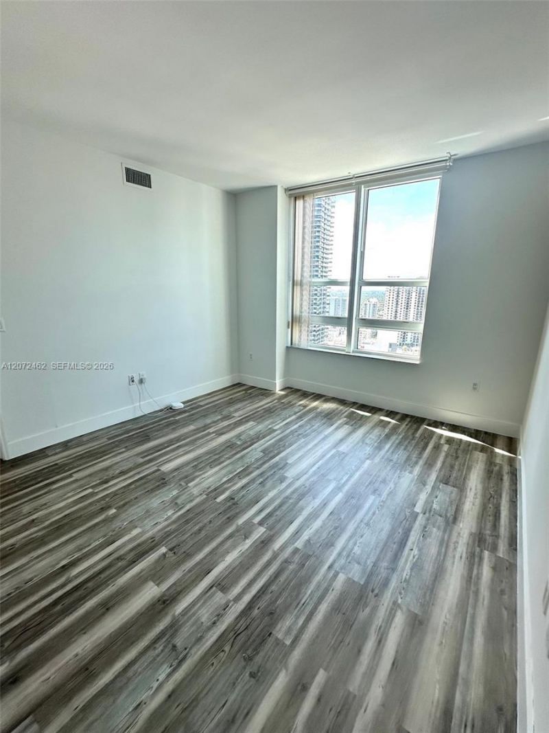 951 Brickell Ave , Unit 3403, Miami, FL 33131 Photo