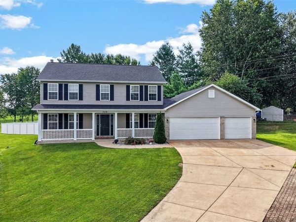 350 Villa Duschene Drive , Warrenton, MO 63383