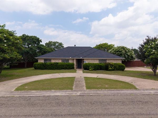 148 Sunflower , Lampasas, TX 76550