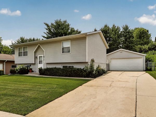4150 Valley Drive NW, Rochester, MN 55901