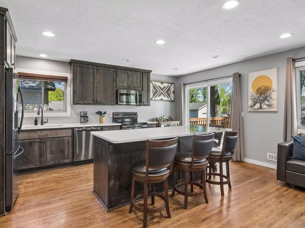 833 Oriole Drive, Apple Valley, MN 55124