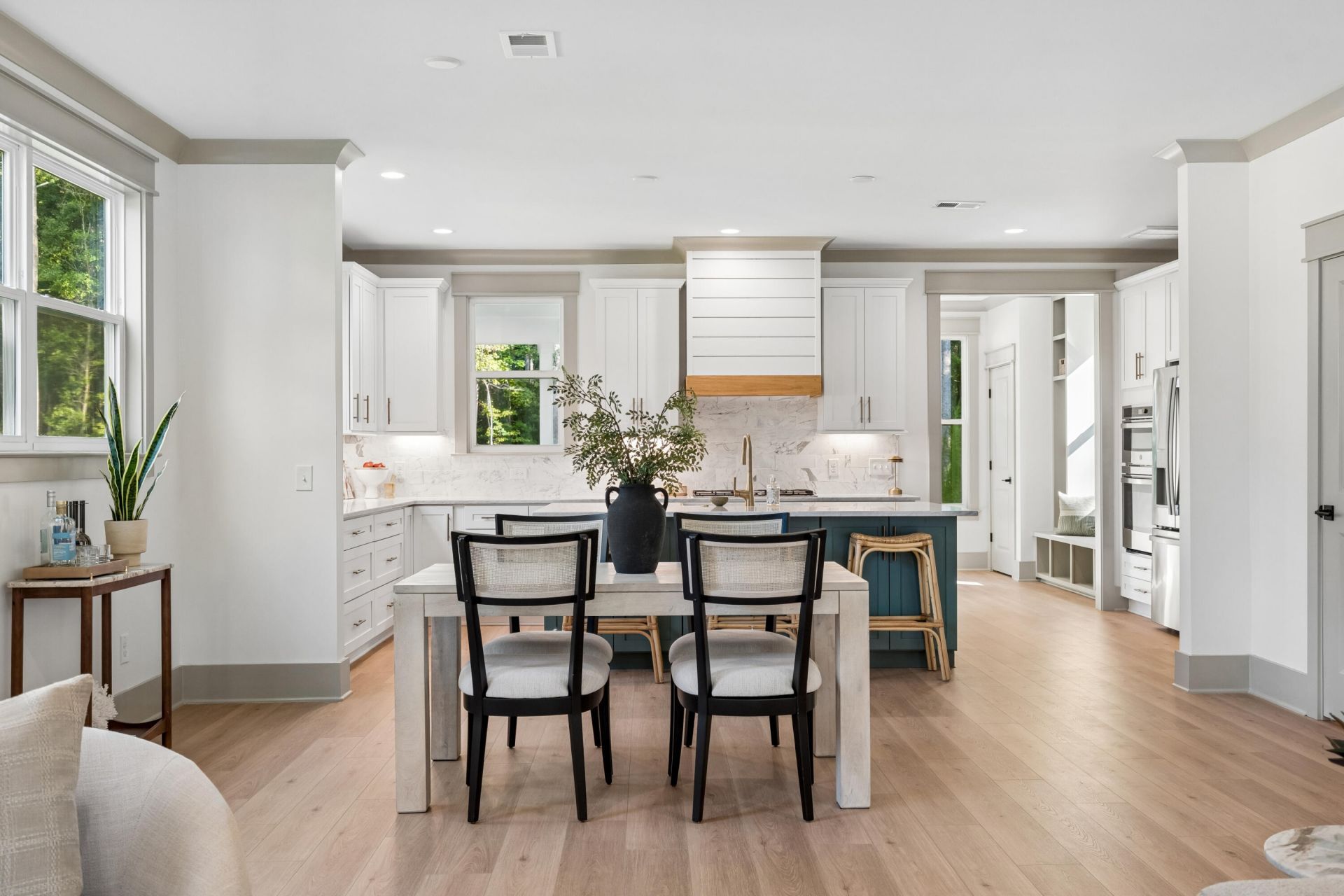 3276 River Road Photo 8