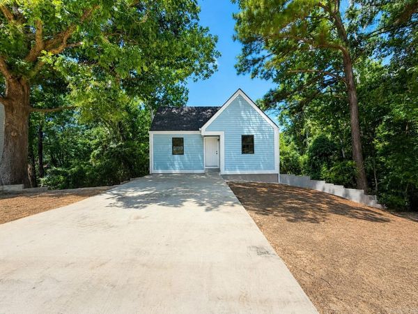 6 Carriage Place , Arkadelphia, AR 71923