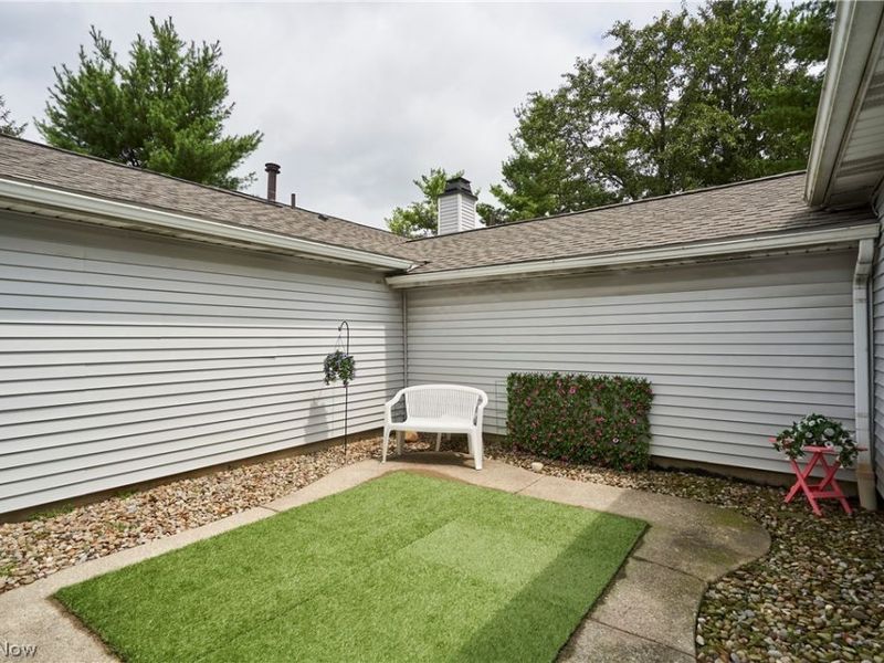 2069 Saxony Drive , Akron, OH 44313 Photo 12