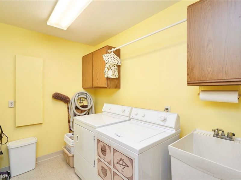 2069 Saxony Drive , Akron, OH 44313 Photo 18