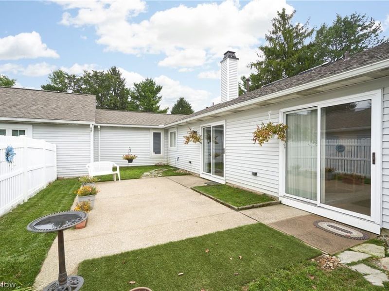 2069 Saxony Drive , Akron, OH 44313 Photo 20