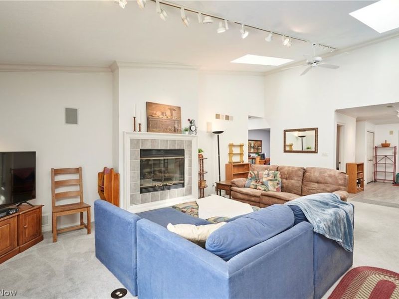 2069 Saxony Drive , Akron, OH 44313 Photo 9