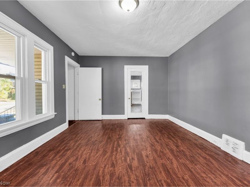 414 E 147th Street , Cleveland, OH 44110 Photo 4
