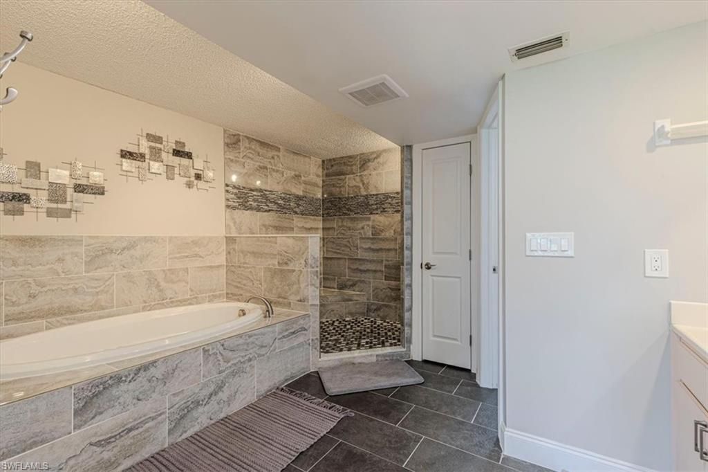 296 Winners Cir , Unit 3, Naples, FL 34112 Photo