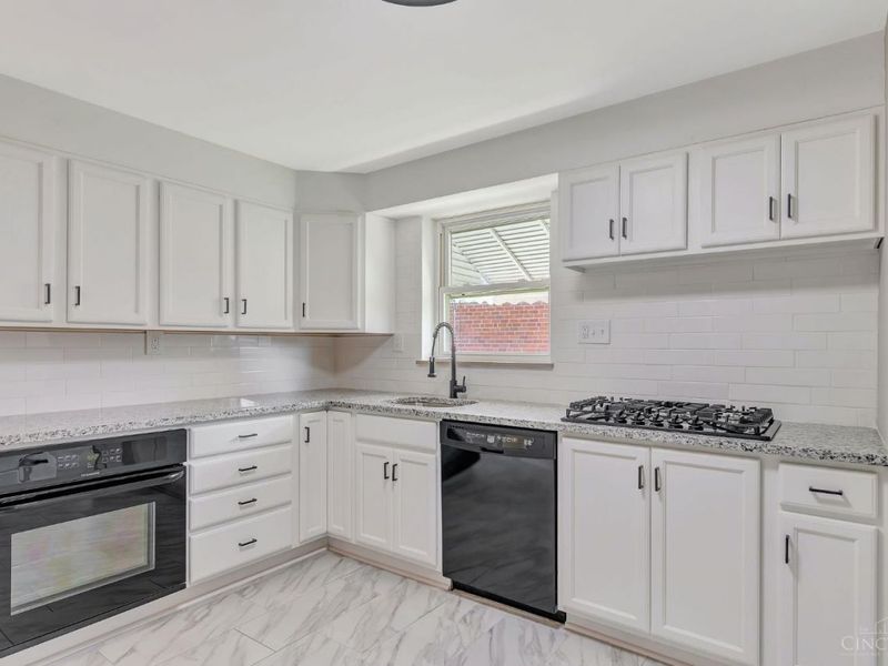 8613 Brent Drive, Springfield Township, OH 45231 Photo 13