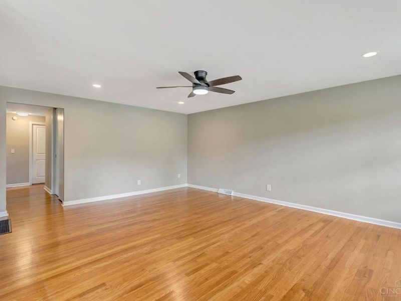 8613 Brent Drive, Springfield Township, OH 45231 Photo 7