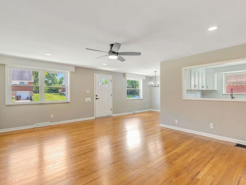 8613 Brent Drive, Springfield Township, OH 45231 Photo 9
