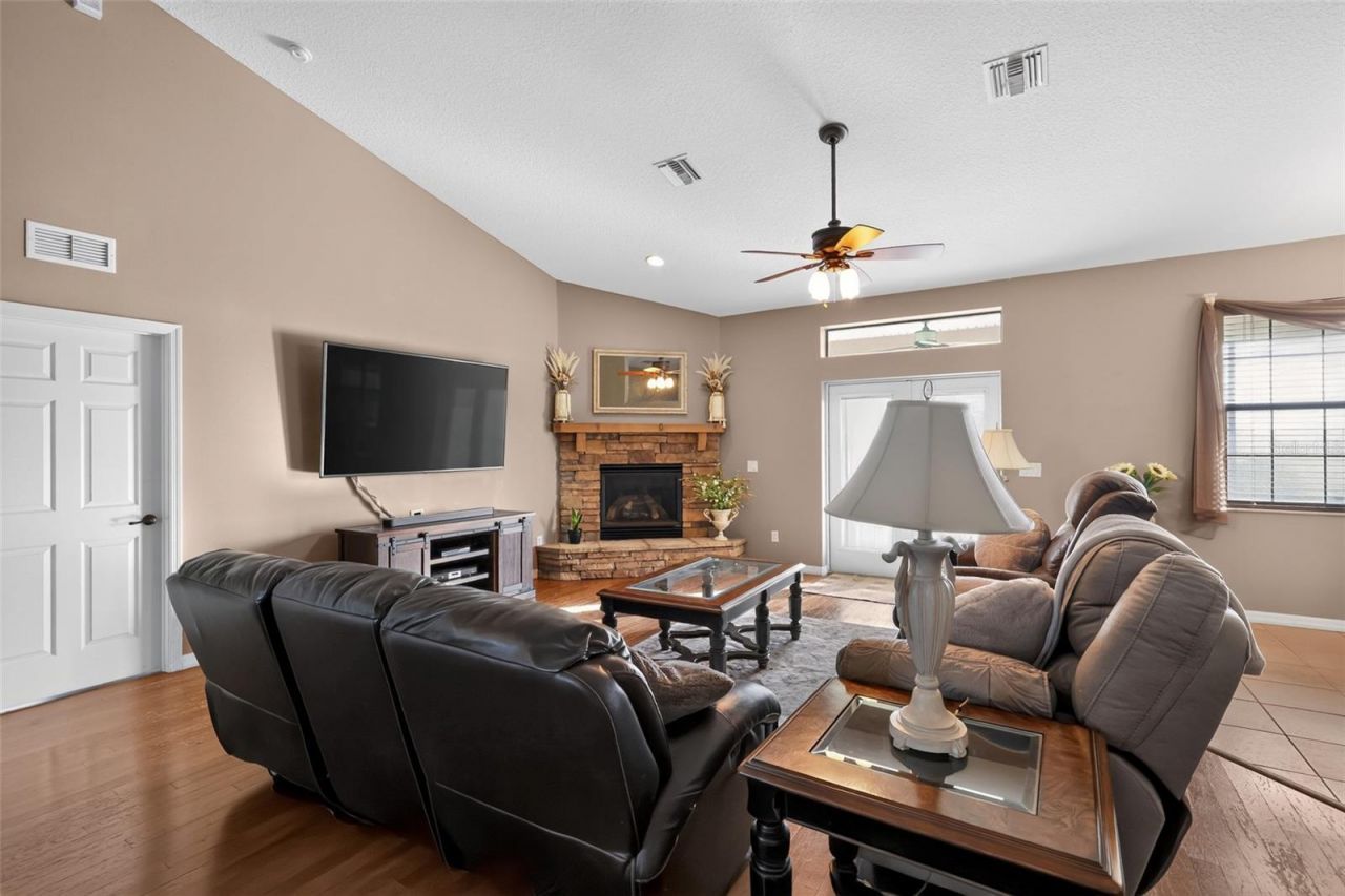 4027 N C 470, Lake Panasoffkee, FL 33538 Photo
