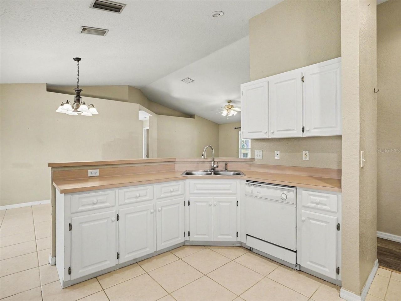 121 Shaddock Drive , Auburndale, FL 33823 Photo