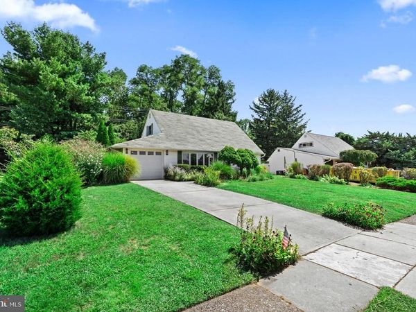 48 TOWPATH ROAD , LEVITTOWN, PA 19056