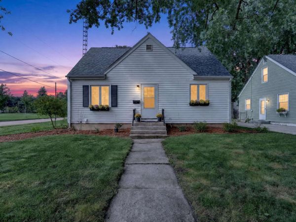 1524 Greenview Avenue, Janesville, WI 53548