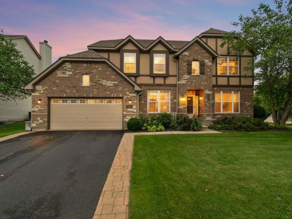 710 Northgate Drive , Sycamore, IL 60178