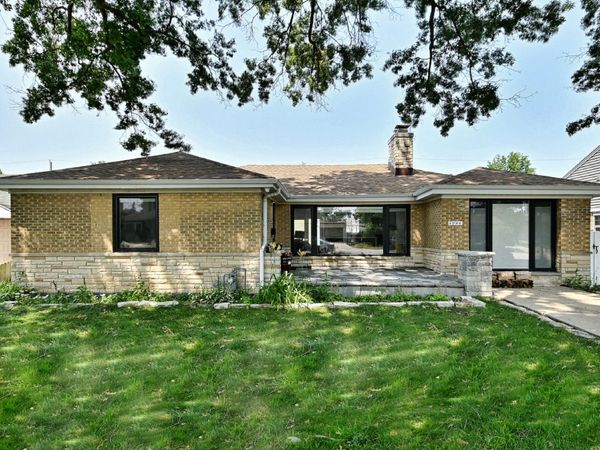 4944 Jarvis Avenue , Skokie, IL 60077