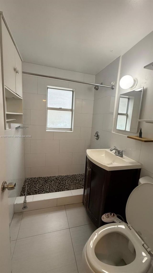 9241 Collins , Unit 1, Surfside, FL 33154 Photo