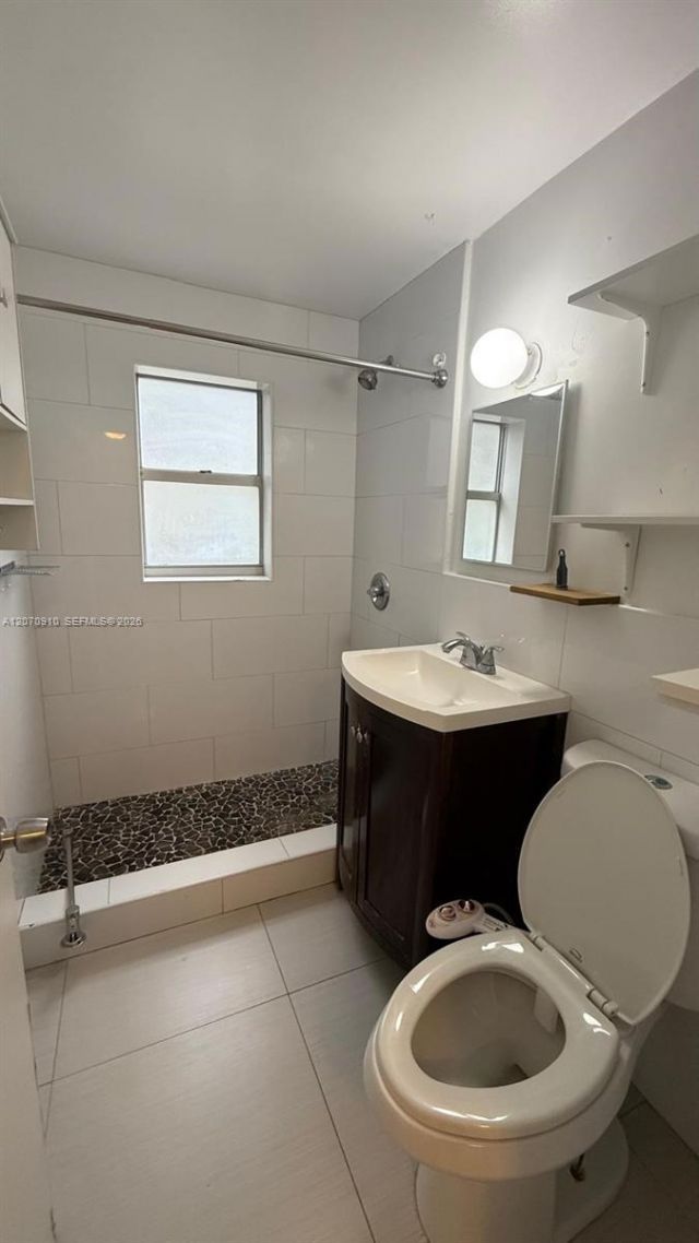 9241 Collins , Unit 1, Surfside, FL 33154 Photo