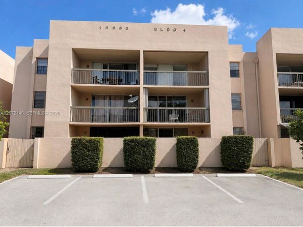10985 SW 107th St , Unit 105, Miami, FL 33176