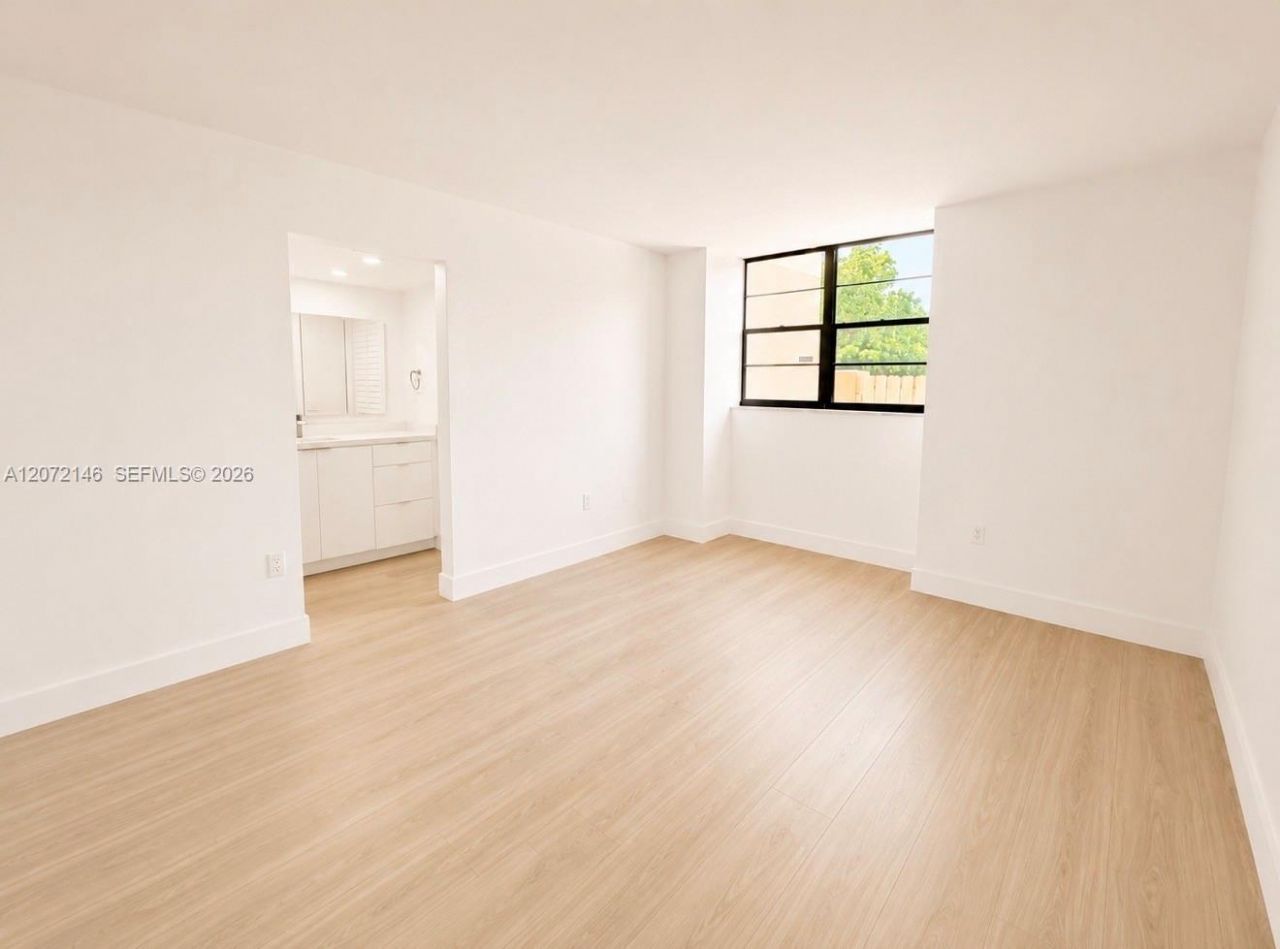 10985 SW 107th St , Unit 105, Miami, FL 33176 Photo