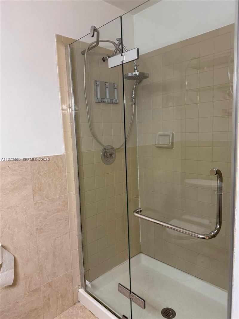 20800 NE 8th Ct , Unit 206-17, Miami, FL 33179 Photo