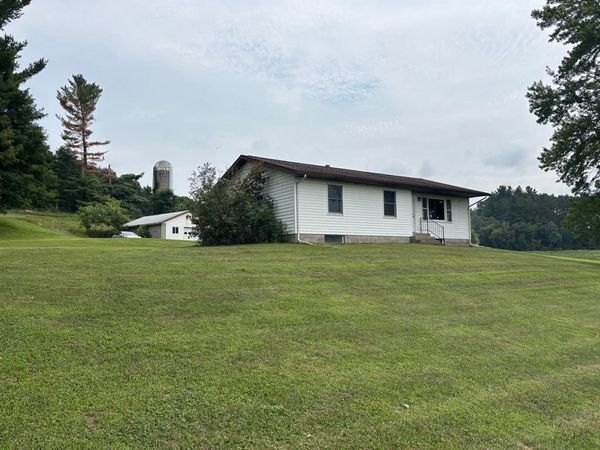 N24454 Washington Coulee Rd, Ettrick, WI 54627