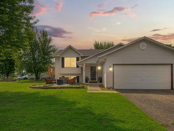 729 Heritage Lane , Belle Plaine, MN 56011