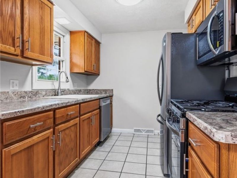 4501 Orchard Dale Drive NW, Canton, OH 44709 Photo 14