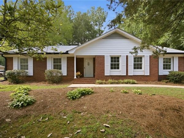 1045 S Magnolia Street , Mooresville, NC 28115