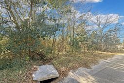 475 Coleman Avenue photo 4