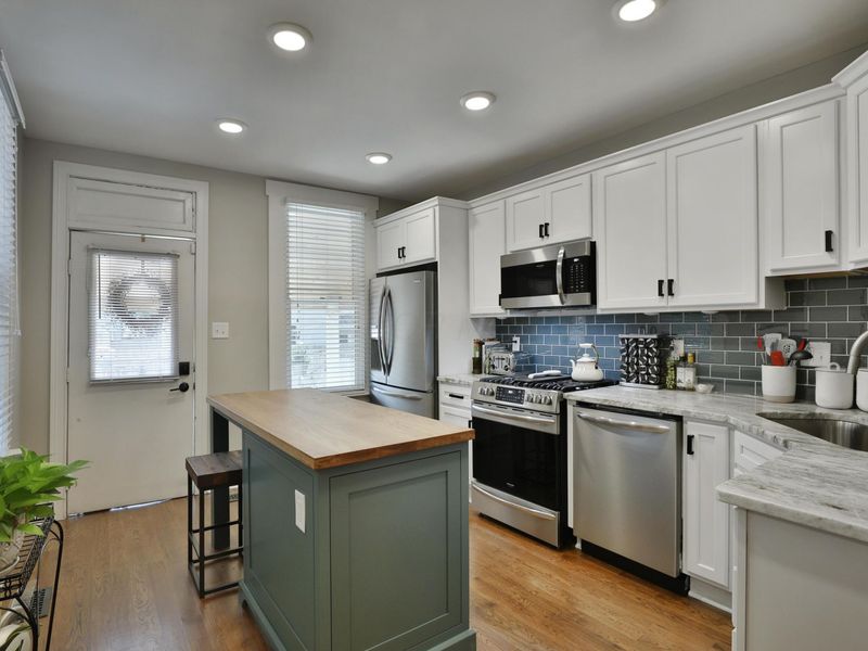 976 N 4th Street , Columbus, OH 43201 Photo 12