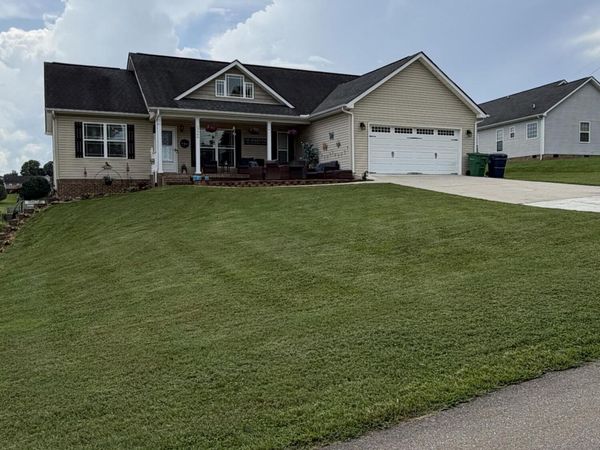 2566 Howerton Drive, Morristown, TN 37814