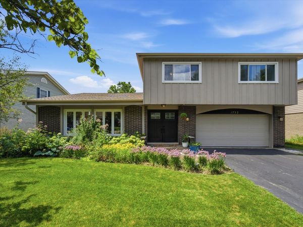 1752 McCraren Road , Highland Park, IL 60035