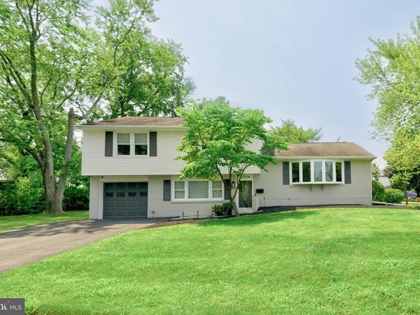 2014 FLORAL DRIVE, WILMINGTON, DE 19810