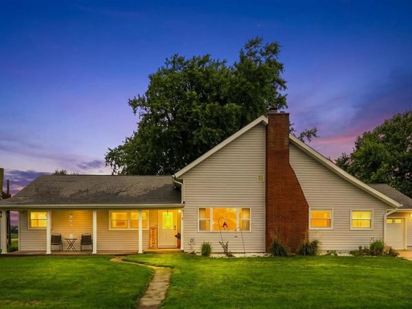 2096 230th St, Washington, IA 52353