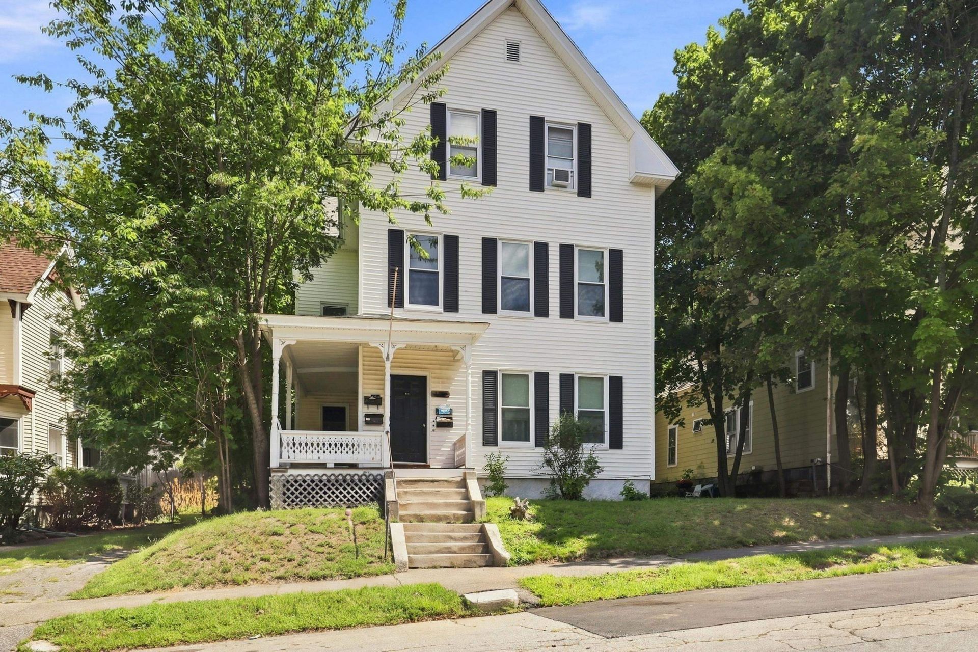 325 Walnut Street, Manchester, NH 03104 Main Photo