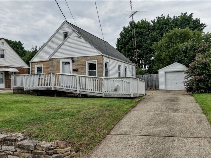 2929 Helen Place NW, Canton, OH 44708 Photo 2