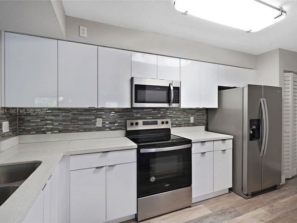 18840 NW 57th Ave , Unit 306, Hialeah, FL 33015