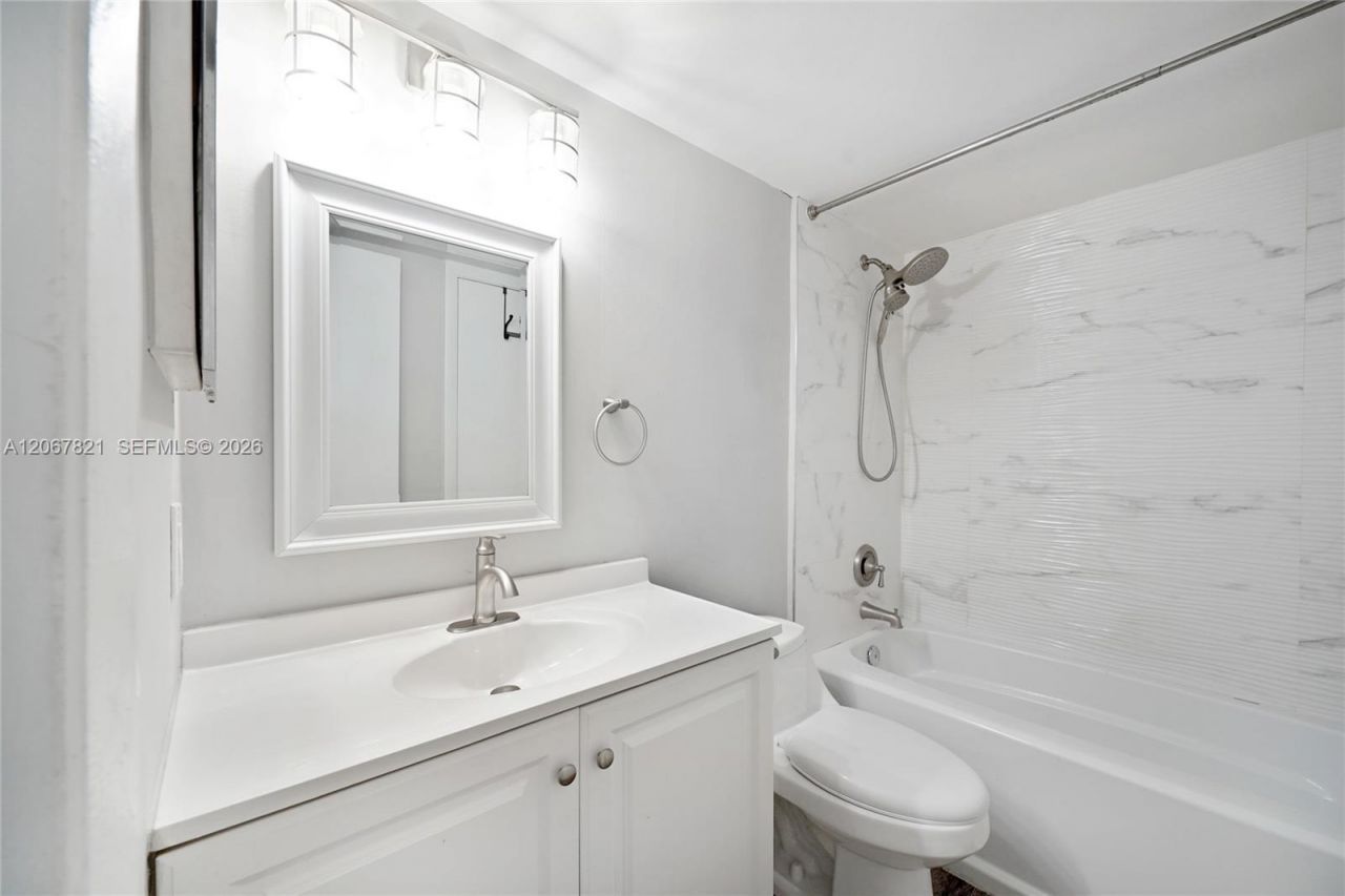 18840 NW 57th Ave , Unit 306, Hialeah, FL 33015 Photo