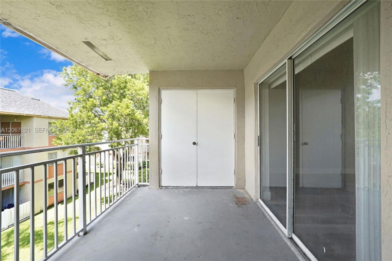 18840 NW 57th Ave , Unit 306, Hialeah, FL 33015 Photo