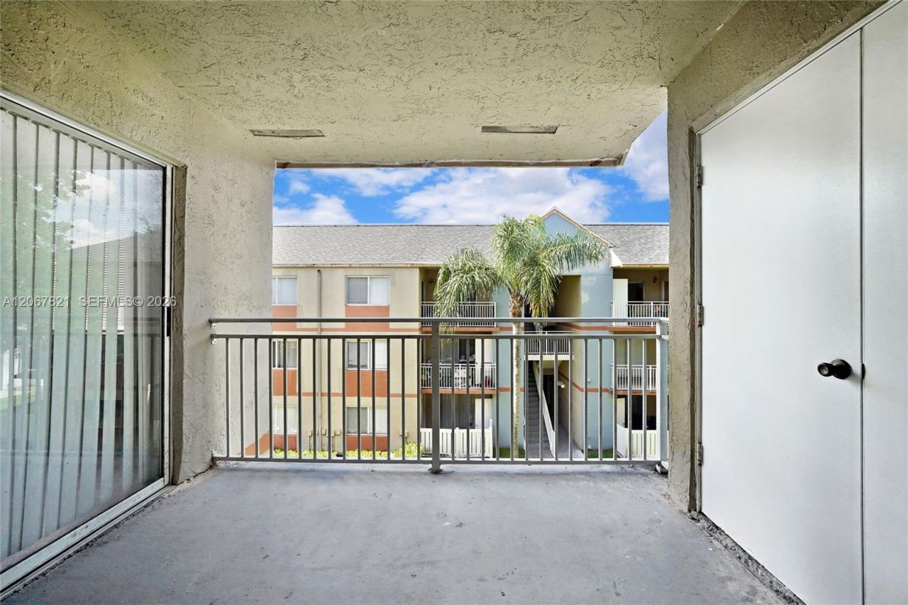 18840 NW 57th Ave , Unit 306, Hialeah, FL 33015 Photo