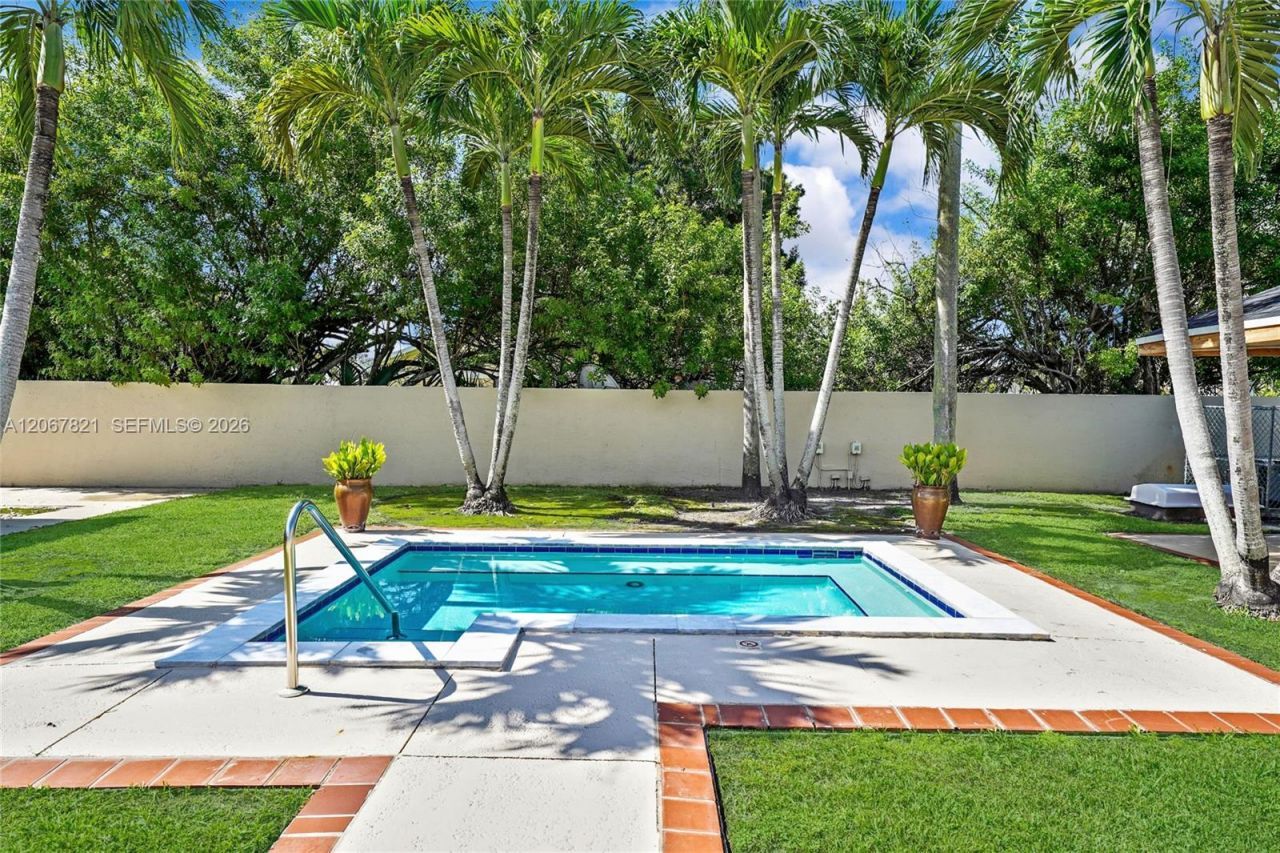 18840 NW 57th Ave , Unit 306, Hialeah, FL 33015 Photo