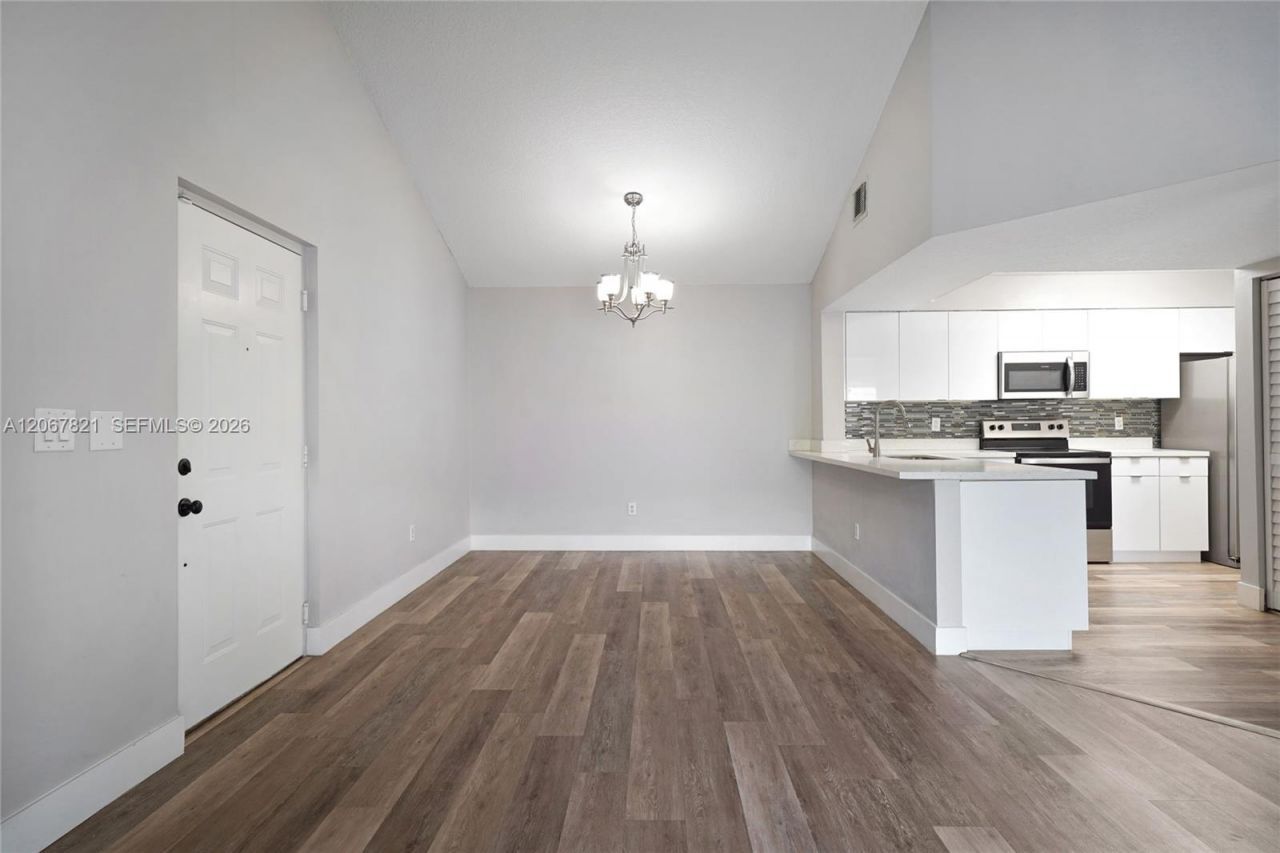 18840 NW 57th Ave , Unit 306, Hialeah, FL 33015 Photo