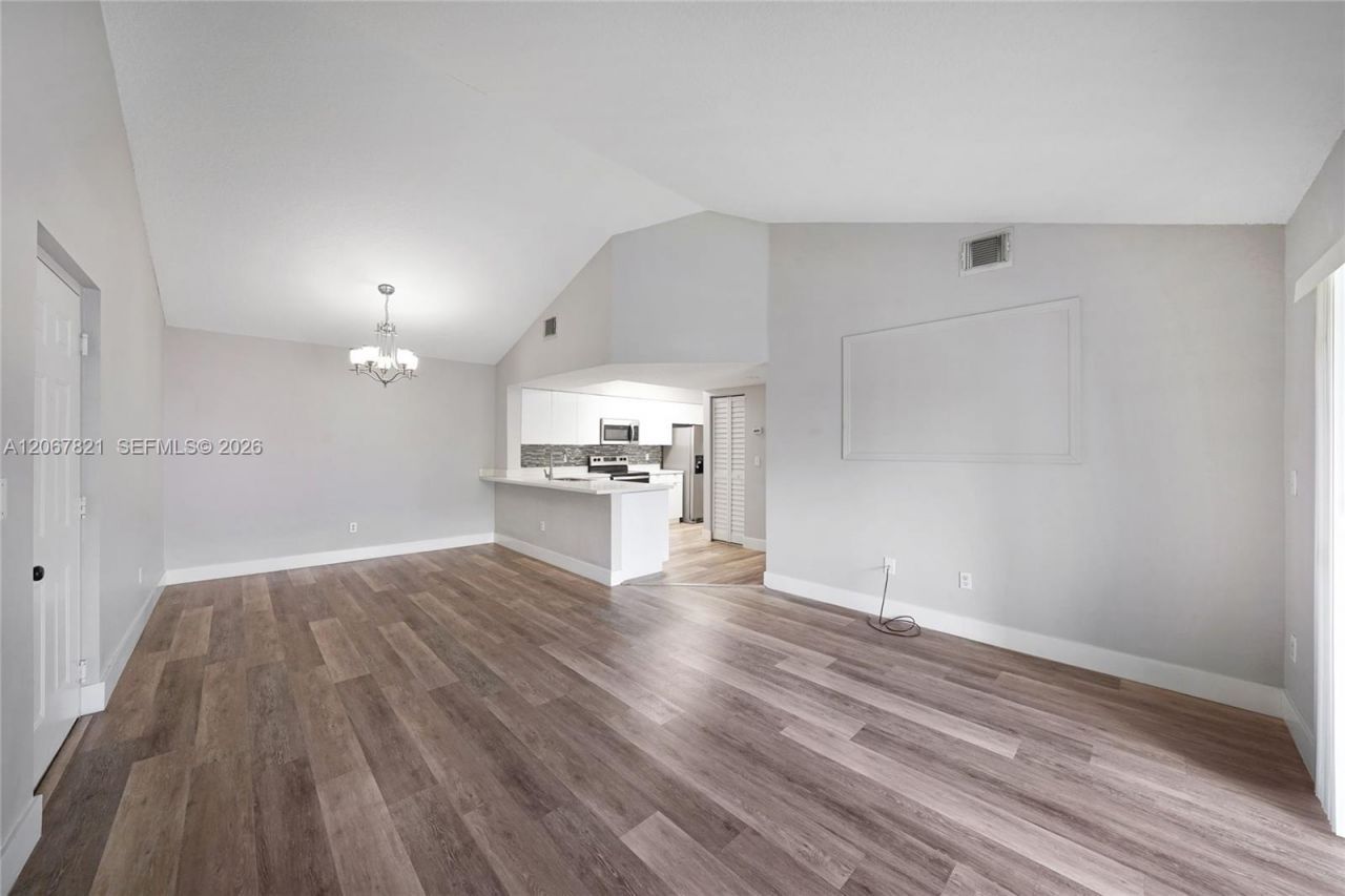 18840 NW 57th Ave , Unit 306, Hialeah, FL 33015 Photo