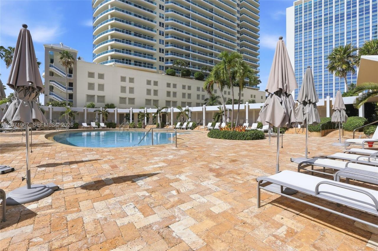 5055 Collins Ave , Unit 11F, Miami Beach, FL 33140 Photo