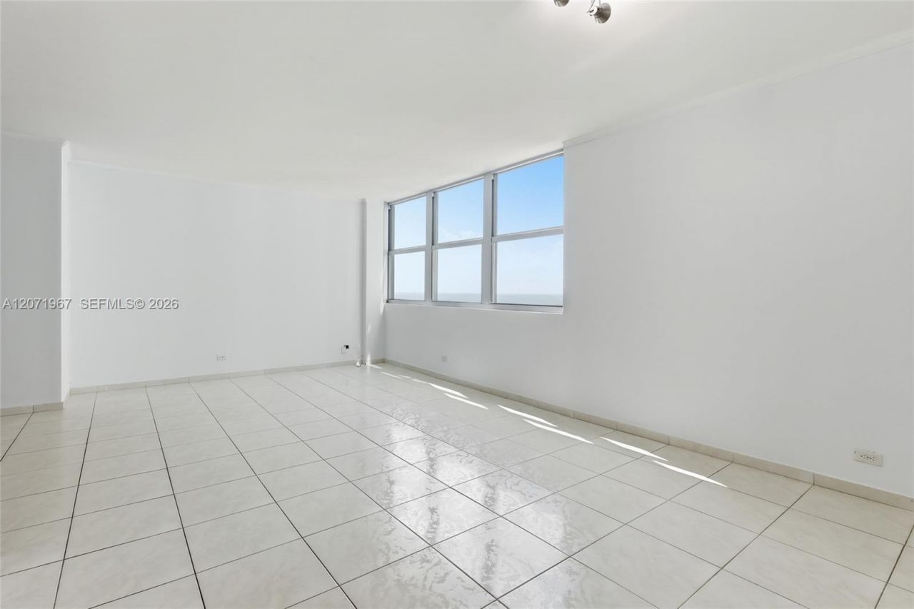 5055 Collins Ave , Unit 11F, Miami Beach, FL 33140 Photo